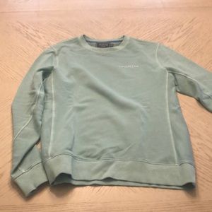 Vineyard Vines sweatshirt